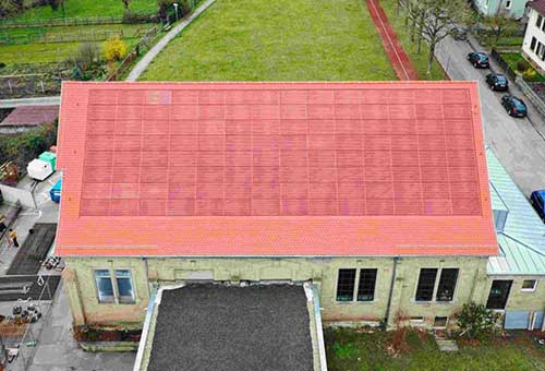 Luftaufnahme-rote-Dachanlage-Fraunhofer_ISE